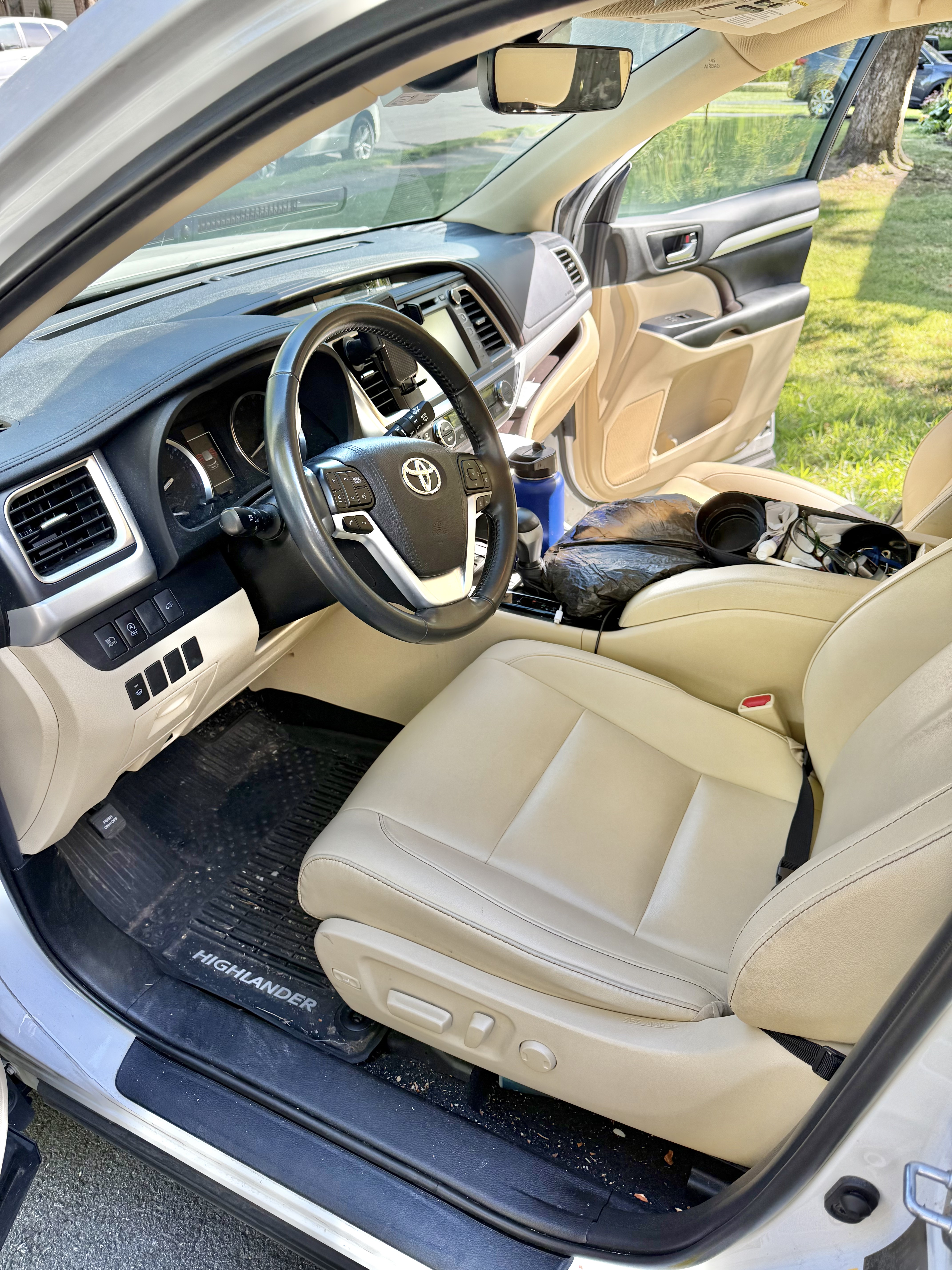 Toyota Highlander interior detail — before