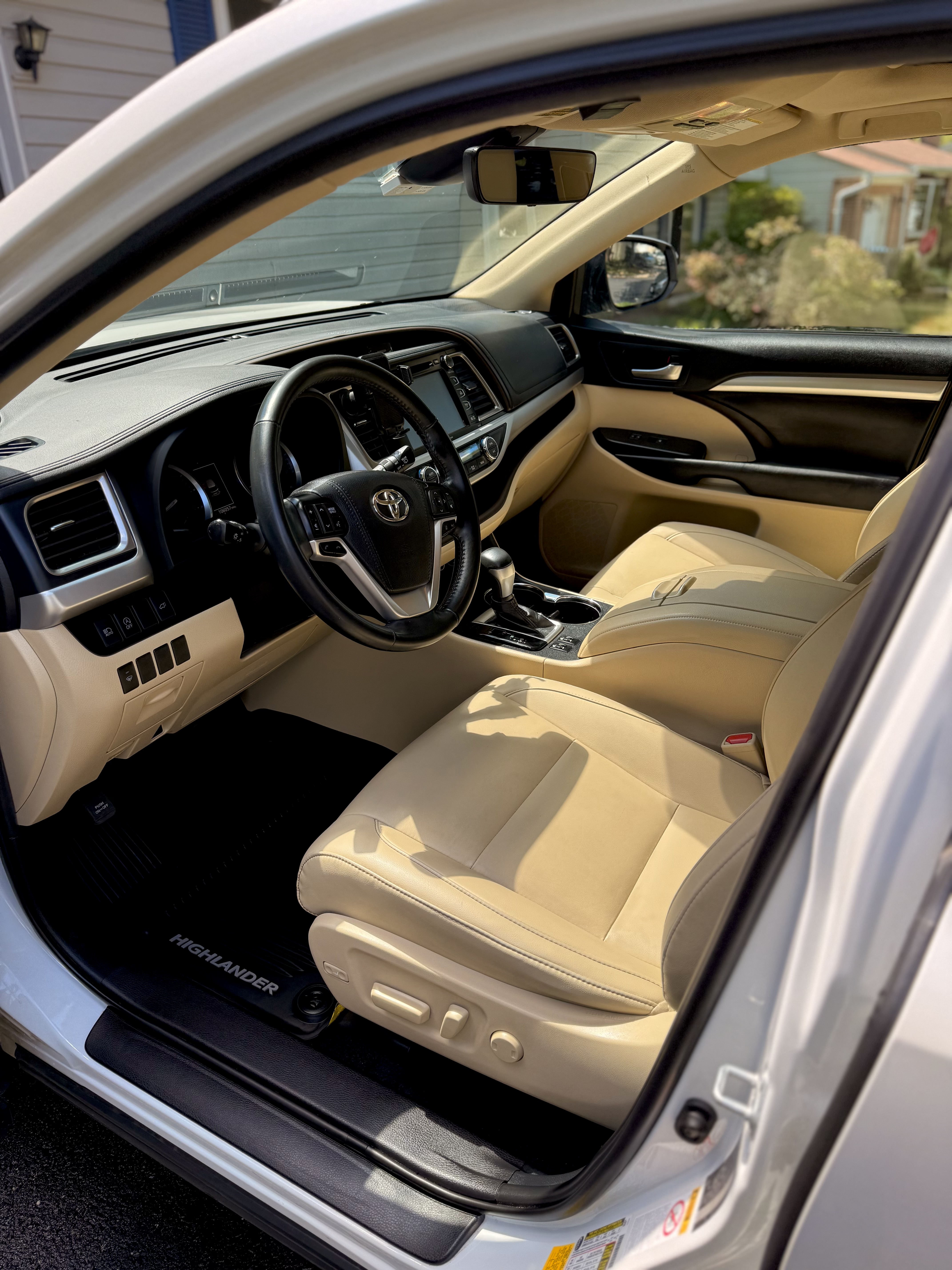 Toyota Highlander interior detail — after